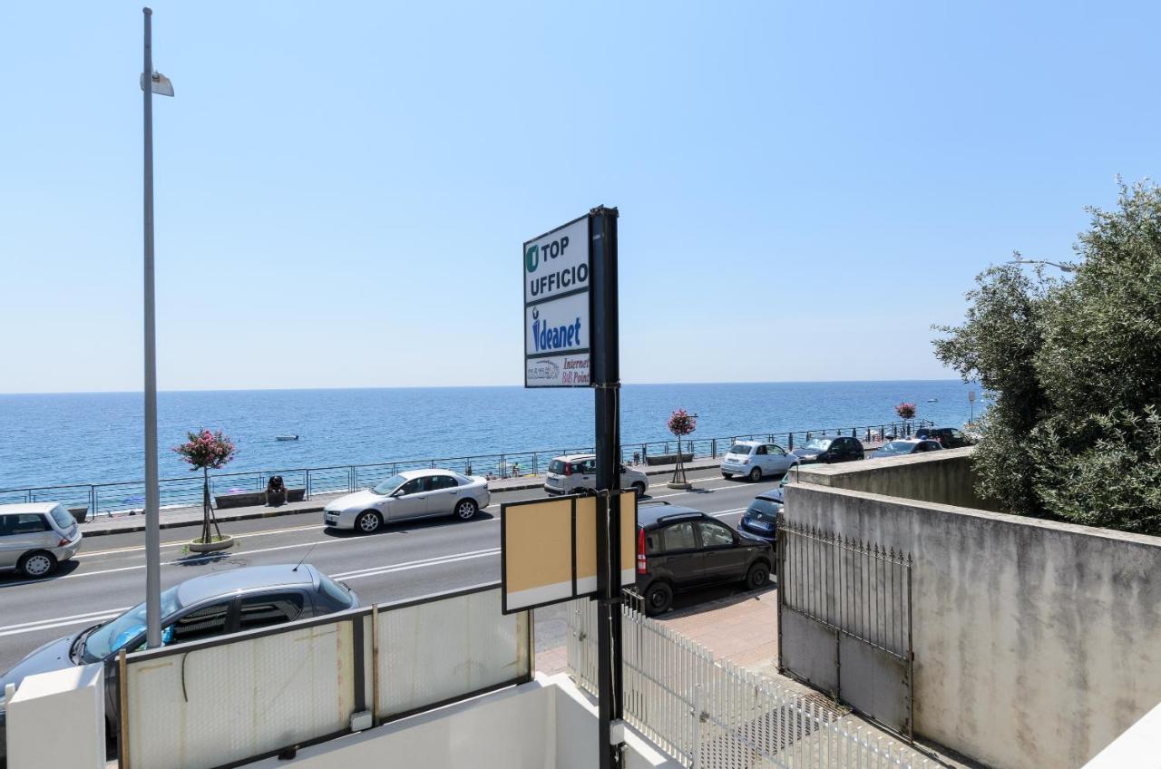 Bed & Breakfast Marina D'agro Santa Teresa Di Riva